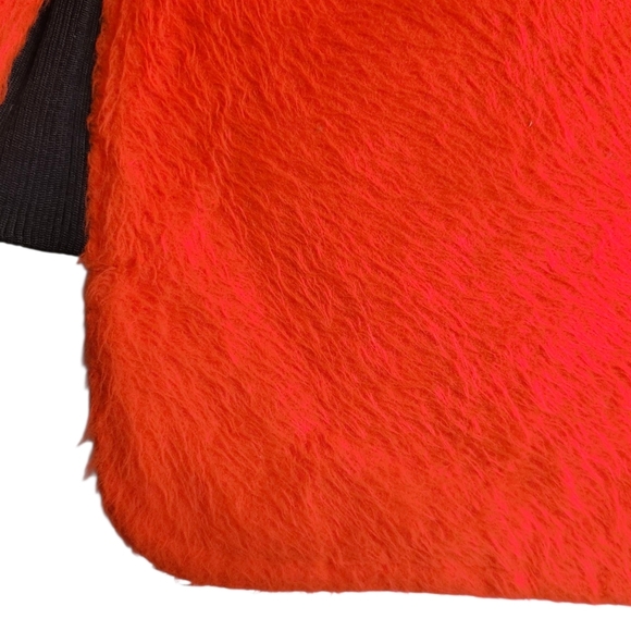 Vintage Quilted Vest With Red Fuzzy Lining - Picture 6 of 6